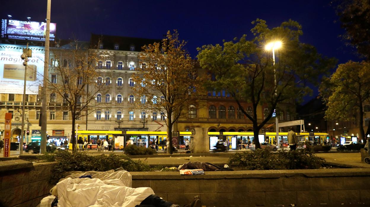 Un sintecho, en las calles de Budapest