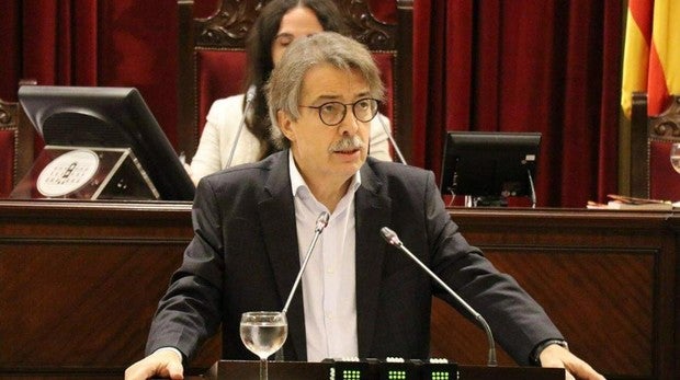 Cs pide que se retire de las aulas de Baleares un libro de Lengua Catalana por su «adoctrinamiento»