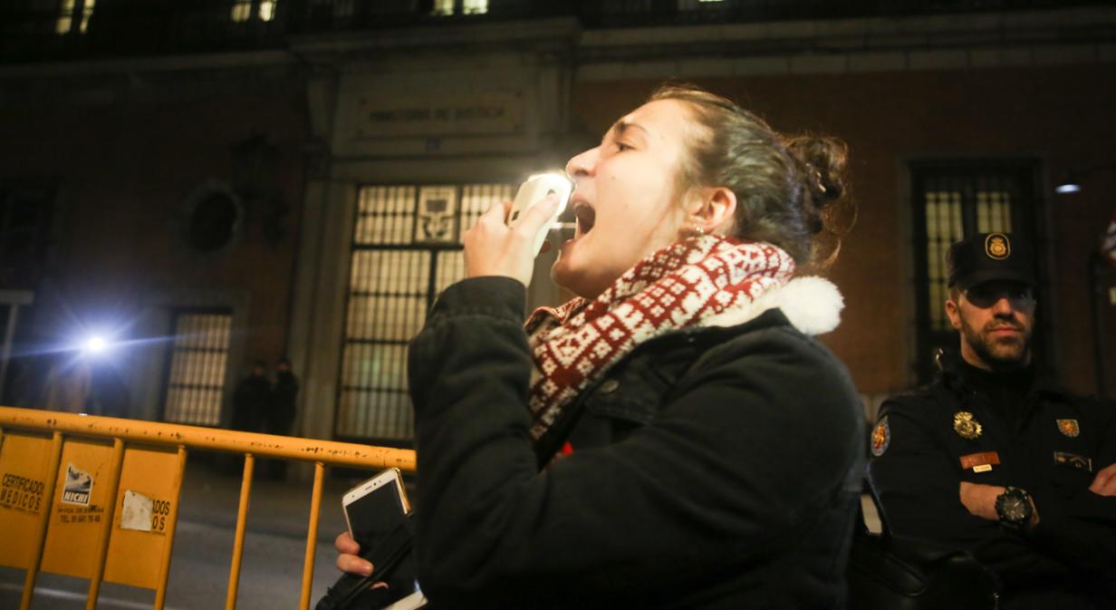 Manifestación contra la sentencia de La Manada frente al Ministerio de Justicia, en Madrid