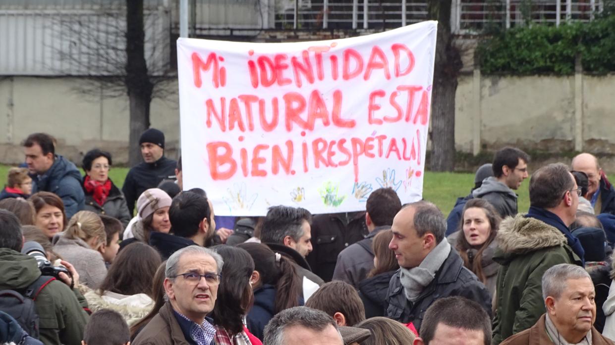 Protesta contra la imposición de «Skolae». En la imagen, un momento de la concentración