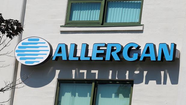 Sanidad pide a Allergan que retire sus implantes mamarios