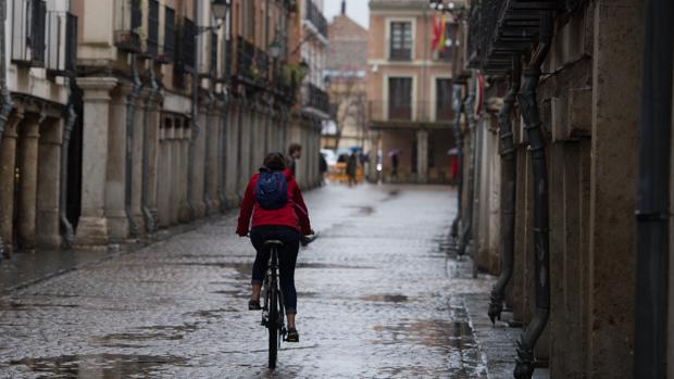 El año empieza con quince provincias en riesgo por temperaturas mínimas, niebla, viento y oleaje