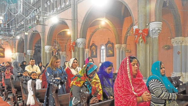 ABC con los católicos en Pakistán: «Nos insultan por la calle, pero nuestro ejemplo y lo que predicamos, les duele»