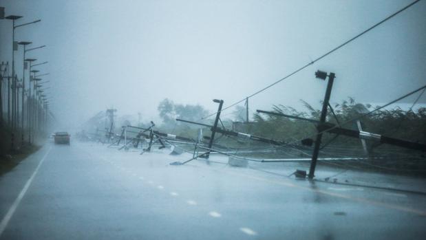 Tailandia teme estar ante la peor tormenta en una generación: 6.000 evacuados y 100 turistas rescatados