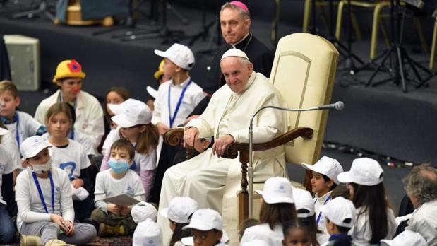 Papa Francisco: las clínicas católicas deben expresar la gratuidad «en respuesta al beneficio a toda costa»