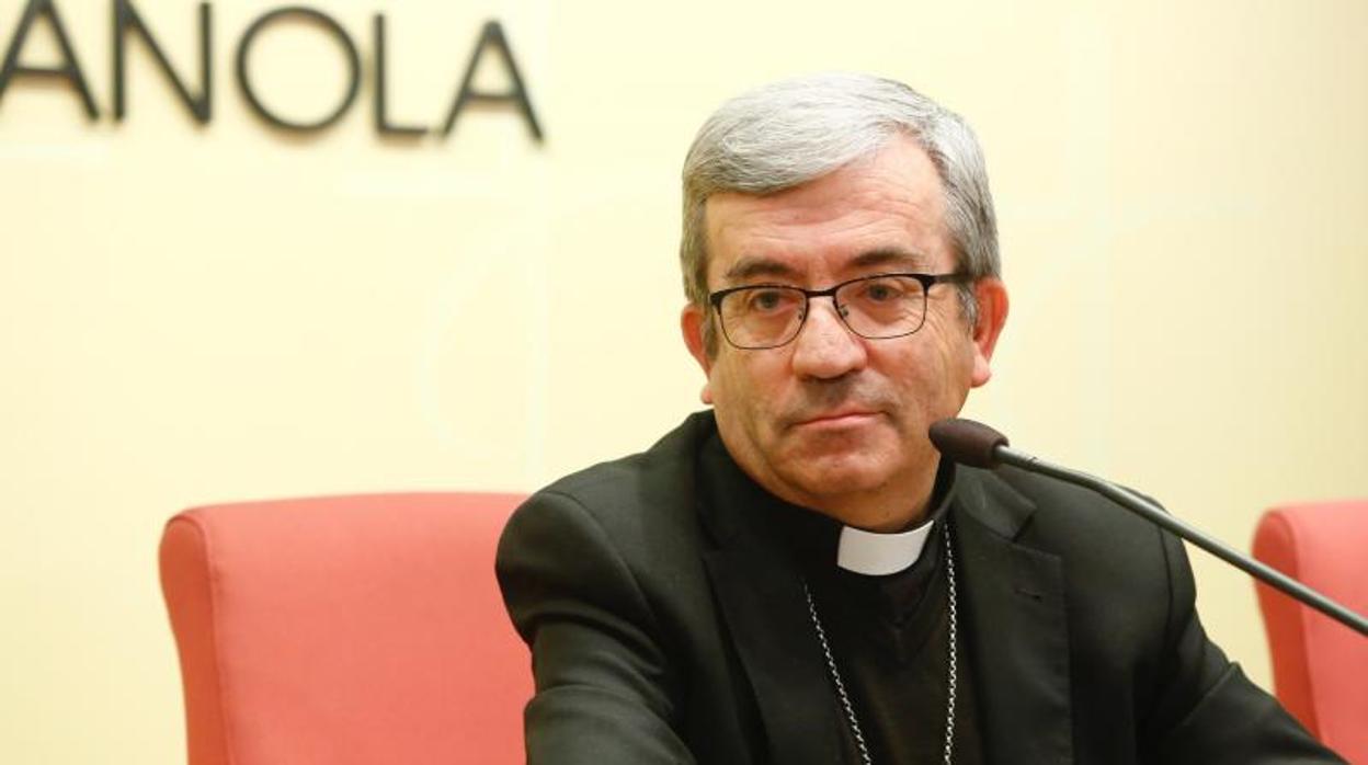 El secretario general de la Conferencia Episcopal Española, monseñor Luis Argüello