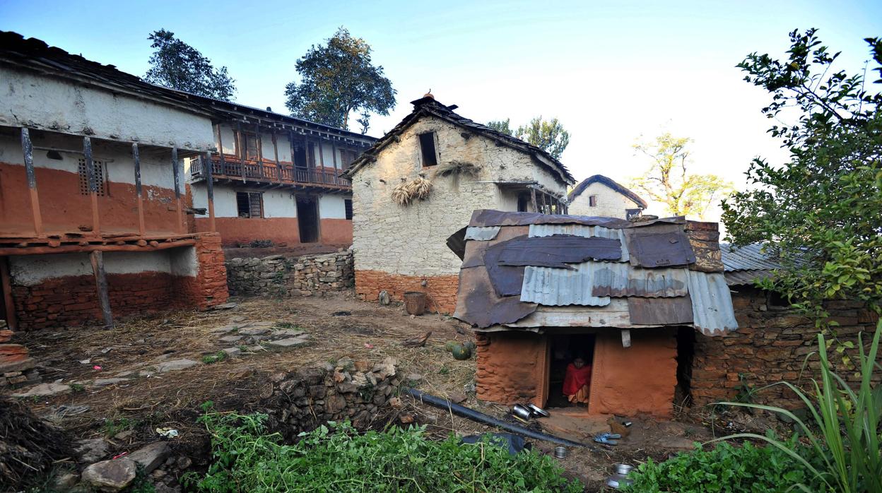 Una mujer en una cabaña en Nepal