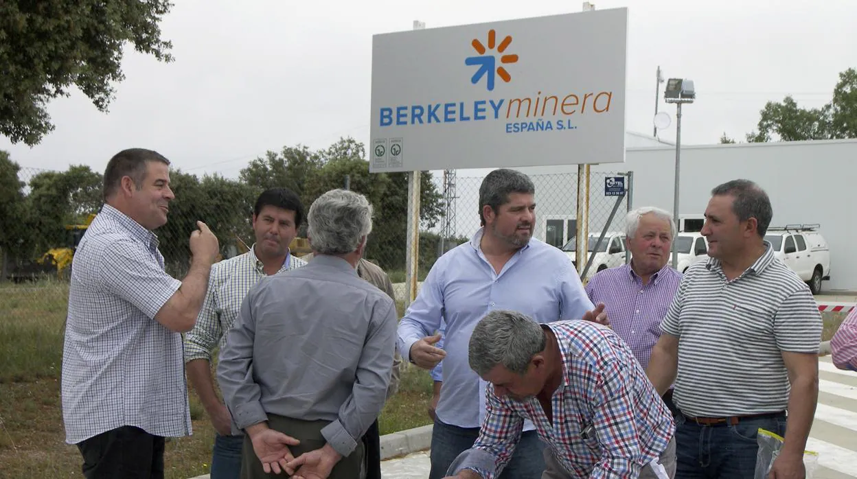 VAarios alcaldes de localidades cercanas a la futura mina de uranio de Berkeley Minera