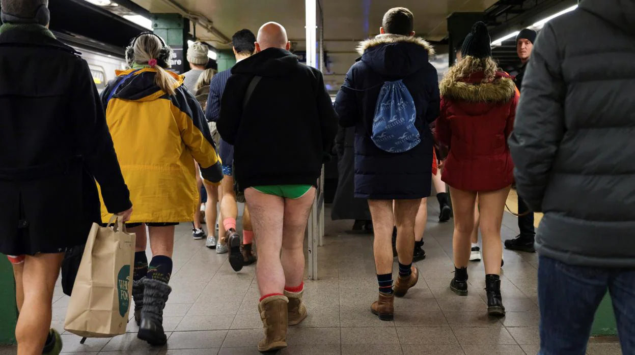 Nueva York celebra su día sin pantalones entre frío y muchas risas