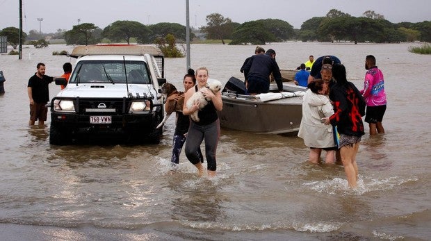 Avistan cocodrilos en las calles de Australia, afectadas por fuertes inundaciones