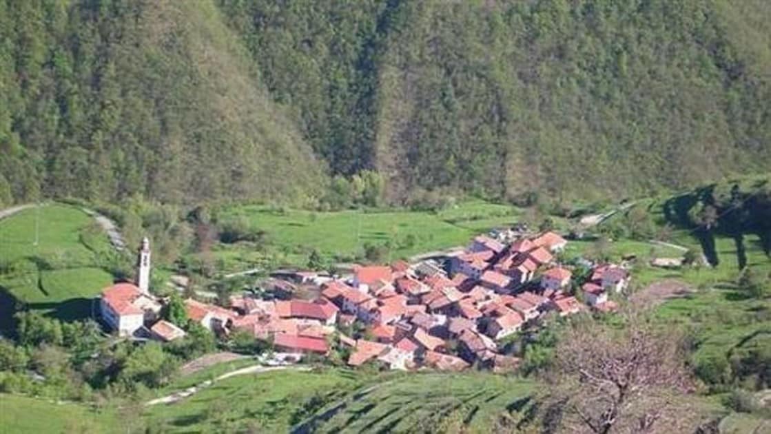 El pueblo de Carrega Ligure, en la región de Piemonte, ofertaba sus casas a un euro hace cinco años