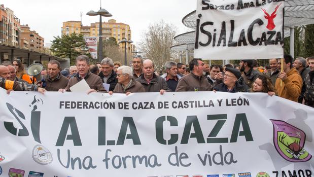 El mundo rural se manifiesta en defensa de la caza