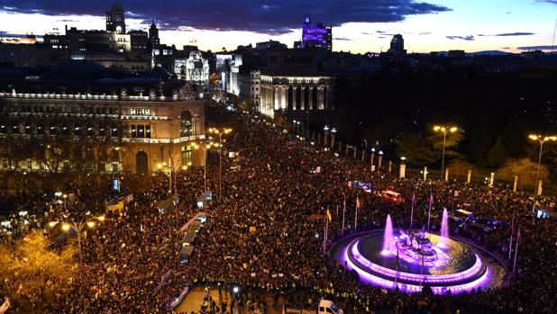 Más de 350.000 personas asisten a la manifestación feminista de Madrid, el doble que el año pasado