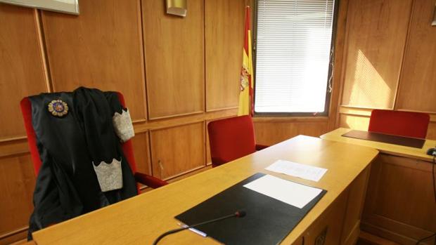 Tres juezas italianas absuelven a dos imputados de una violación porque la joven era «demasiado masculina»