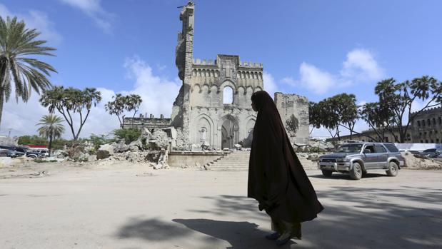 Condenan a cien latigazos a una mujer con discapacidad que fue violada en Somalia