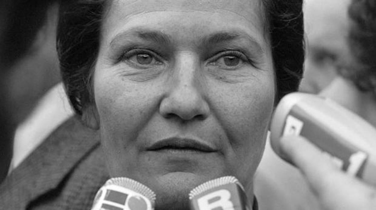 Simone Veil, política francesa, feminista y superviviente de los campos de concentración nazis, en una fotografía de 1977