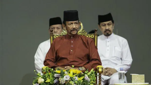 Brunéi castiga desde hoy con lapidación a los homosexuales