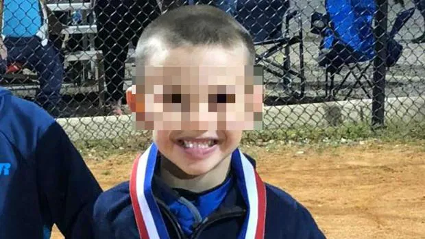 Un niño de seis años muere de un ataque al corazón mientras veía un partido de su equipo de béisbol