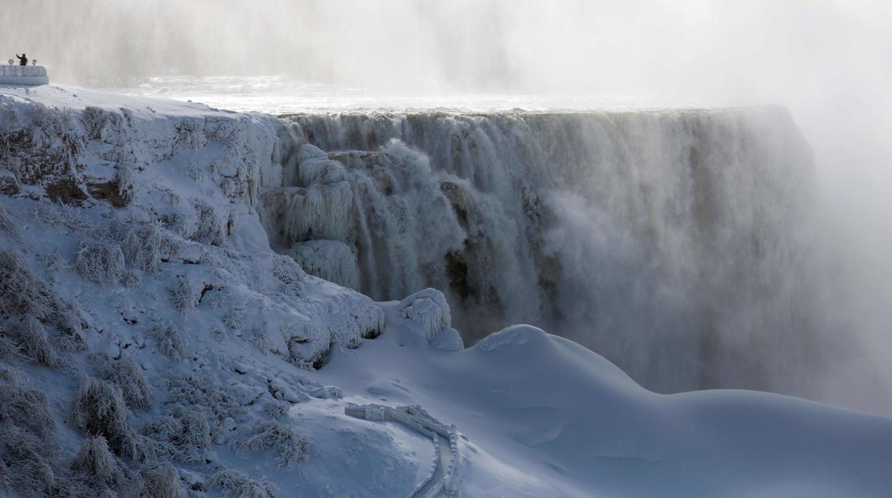 La ola de frío que azotó EE.UU. en enero de 2019 congeló hasta las famosas cataratas del Niágara