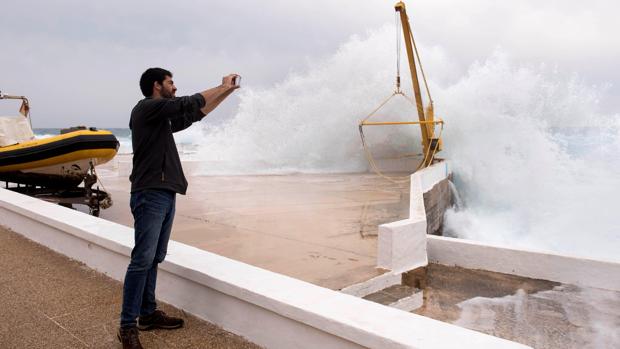 Un fuerte temporal de viento azota Baleares