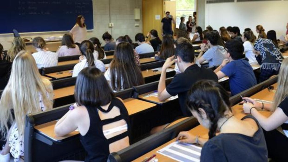 La Universidad de Baleares quiere que unas becas que se conceden hoy sólo a hombres se den también a mujeres
