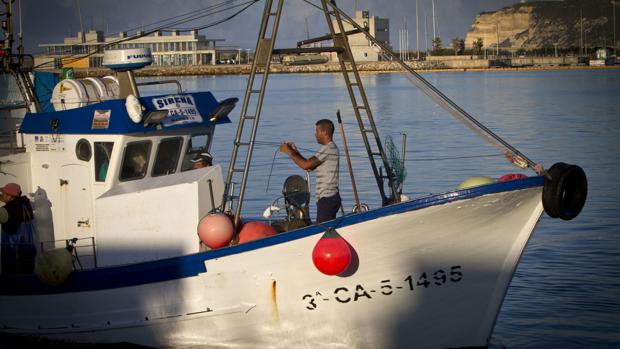 Los pescadores tendrán que «fichar» en alta mar