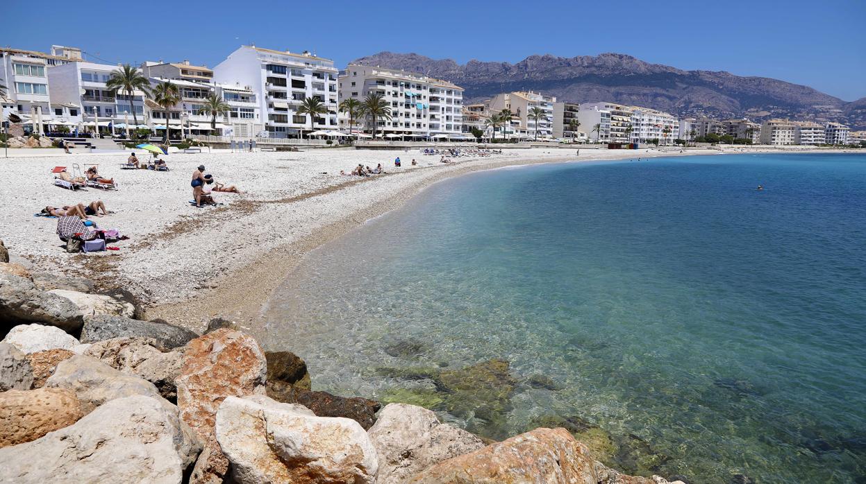 Imagen de archivo de una playa en Altea (Alicante)