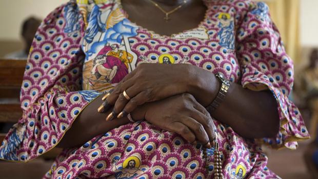 Acusan a una misionera americana de matar a más de 100 bebés en Uganda