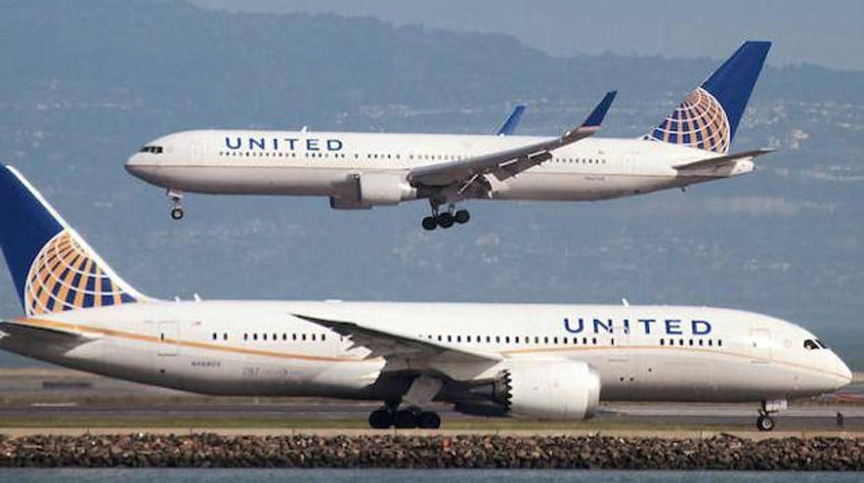 United Airlines embarca en el vuelo equivocado a un menor que viajaba solo