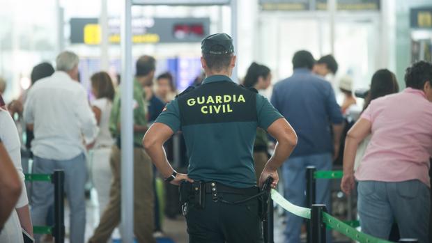 El tripartito de Palma se ofrece para dar cursos de catalán a la Policía Nacional y la Guardia Civil