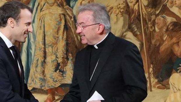 El Vaticano retira la inmunidad al nuncio investigado en Francia por abusos sexuales