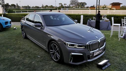 Modelo BMW 740i