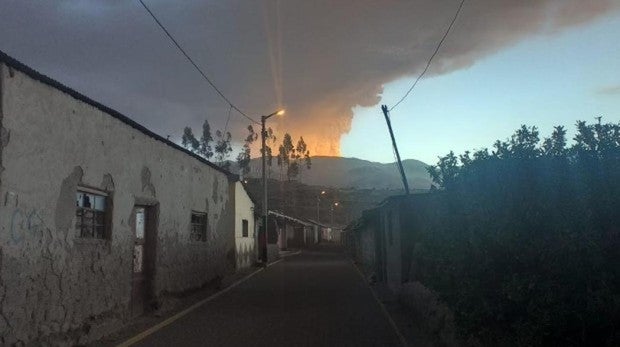 Las explosiones del volcán Ubinas dejan más de 1.300 afectados en Perú