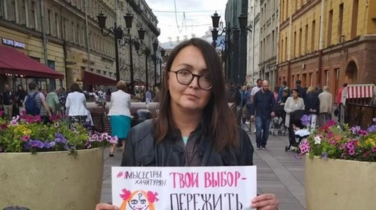 Asesinada en Rusia una destacada activista a favor de los derechos del colectivo LGBT