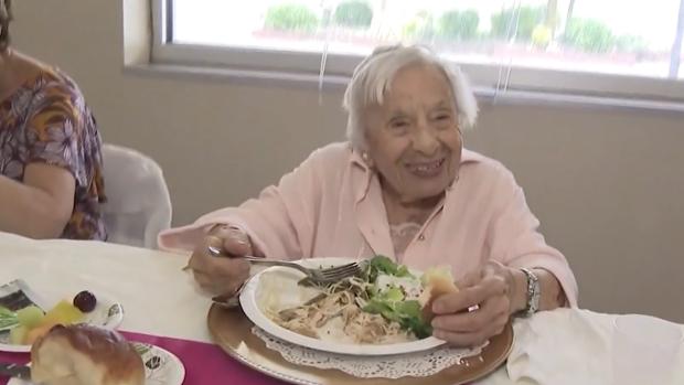 Una mujer de 107 años comparte el secreto de su longevidad: «Nunca me casé»
