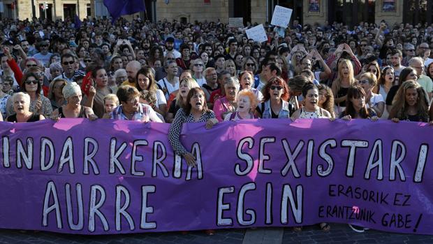 La joven agredida sexualmente en Bilbao había quedado con uno de los detenidos