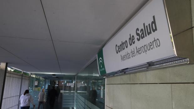 Los médicos que quieren trabajar fuera de España aumentan un 20% en los primeros siete meses de 2019