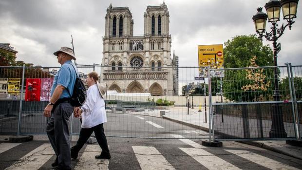 París registra los dos primeros casos de niños intoxicados por plomo de Notre Dame