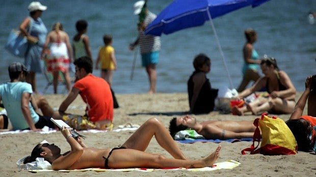 Los principales destinos donde puedes hacer «topless» y donde no