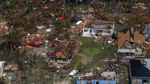 Dorian se debilita a categoría 1 frente a la costa de Estados Unidos