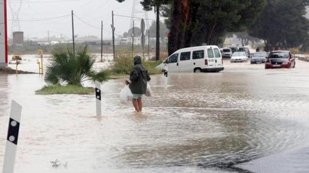 Las intensas lluvias mantienen mañana bajo aviso a 18 provincias de ocho comunidades