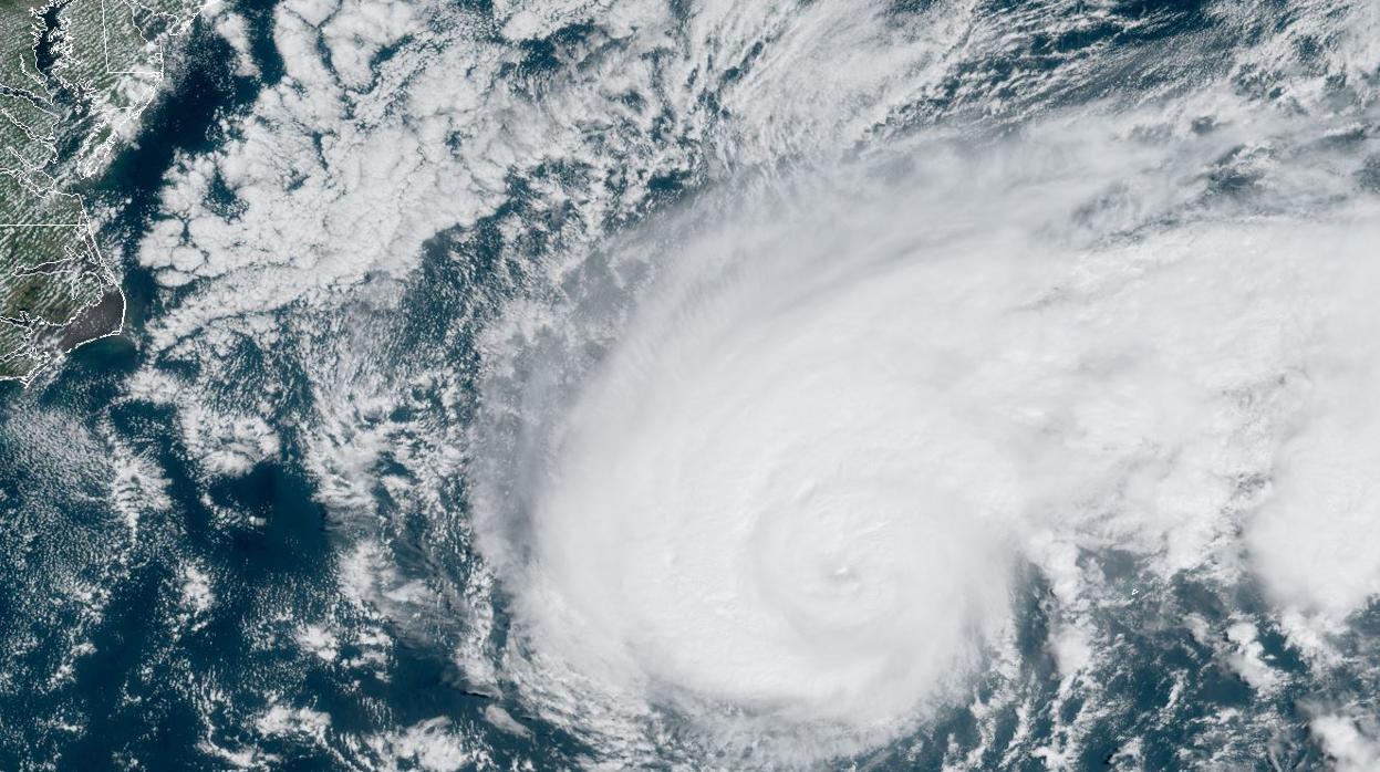 Inmagen satélite del huracán Humberto este miércoles