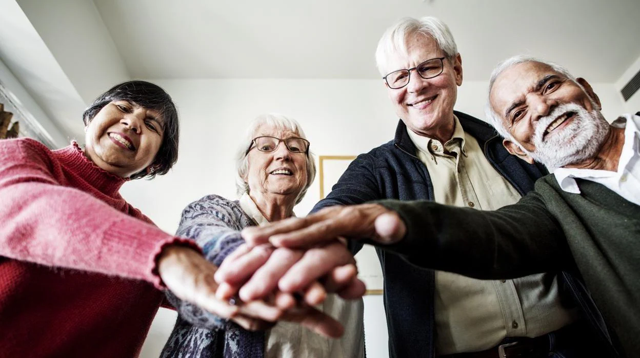 Expertos en demografía aportan las claves del nuevo envejecimiento activo