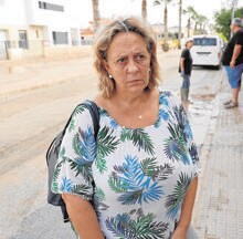 Susana Peláez se derrumba tras haber perdido su negocio inmobiliario en Los Alcázares