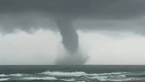 La DANA genera un tornado en Ibiza que causa tres trabajadores heridos