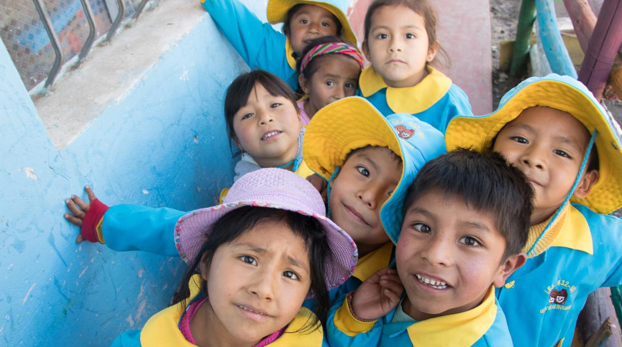 Niños en una aldea infantil de Perú