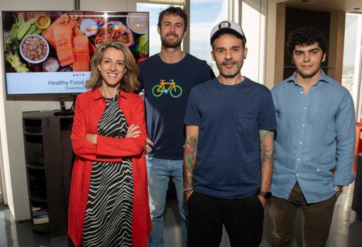 De izq. a dcha., Maví Nafría, responsable de Estrategia Digital de Retail de la compañía; Manu Echanove, analista de Google España; Juan Llorca, chef de la Escuela Montessori School de Valencia e impulsor del movimiento «Por una Escuela Bien Nutrida»; y Santiago Puértolas, analista de Google España