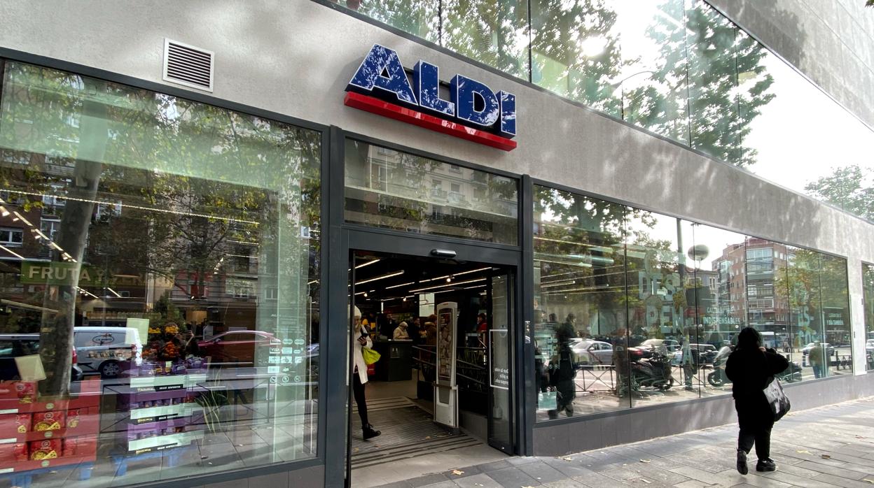 Exterior de uno de los supermercados Aldi en Madrid