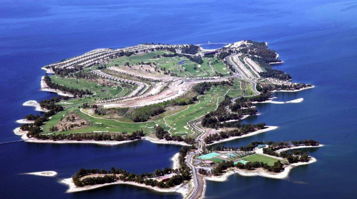 El complejo turístico y de ocio Marina Isla Valdecañas