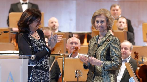 La Reina Sofía recibe el Premio Extraordinario Manos Unidas 60 Aniversario